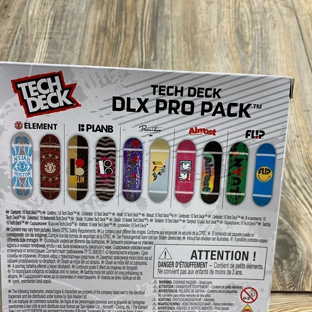 SOLD Tech Deck DLX Pro Pack 10 Boards Skateboards Fingerboards Age 6+ Spin - Picture 5 of 6